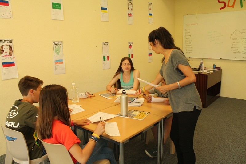 Village Camps International Summer Camp Leysin, Switzerland 2026-07-14 https://www.villagecamps.com/journals_admin/images/692-27-language (44).jpg